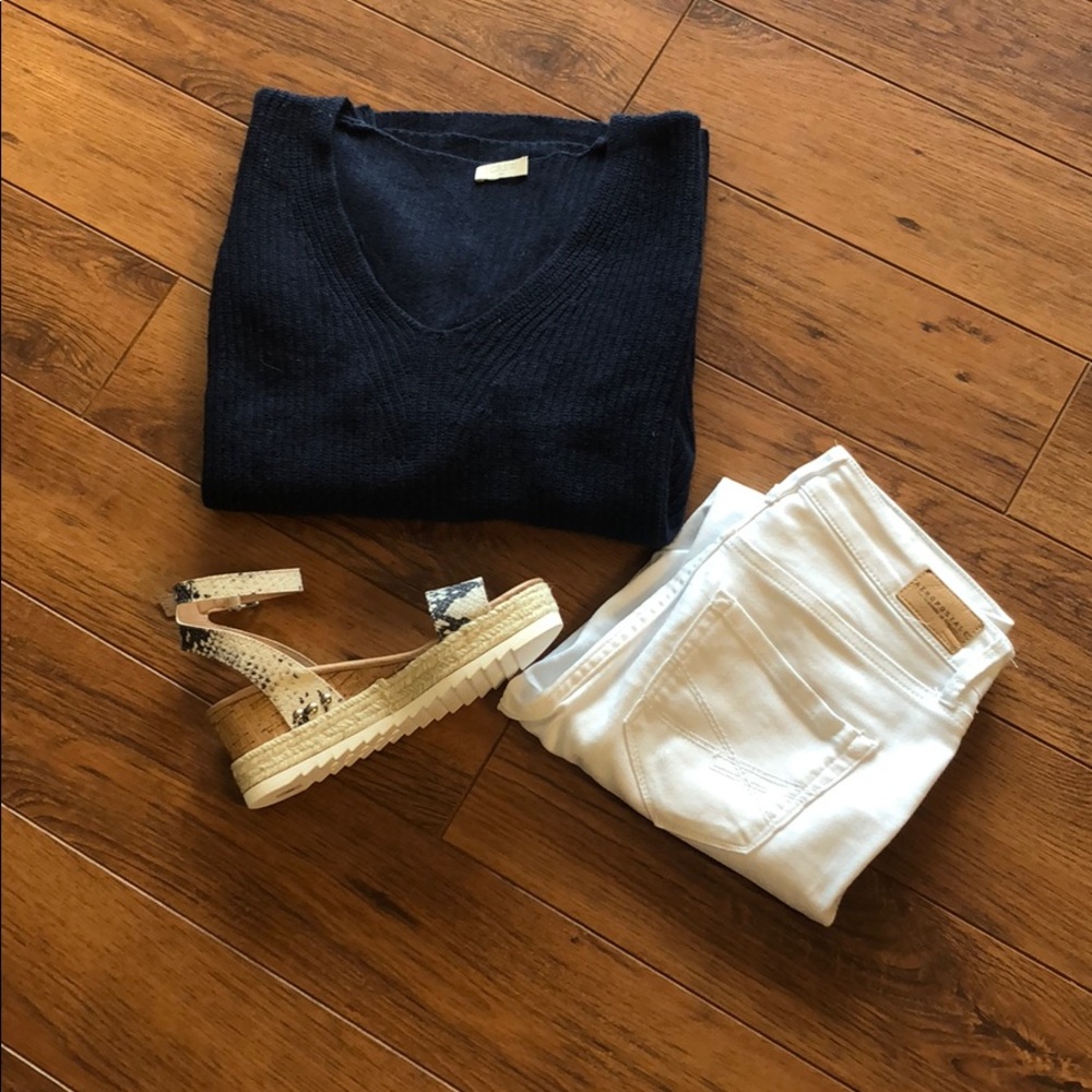 J. CREW Deep Navy V-neck sweater
